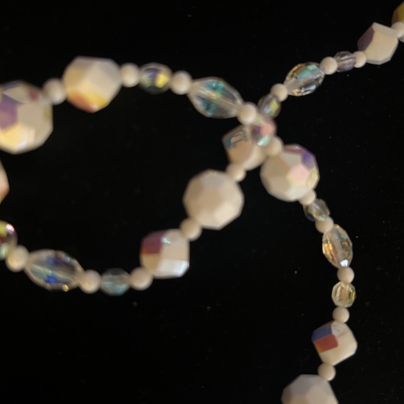 Stunning signed Vintage Vendome white bead cut crystal necklace- long - Picture 4 of 16